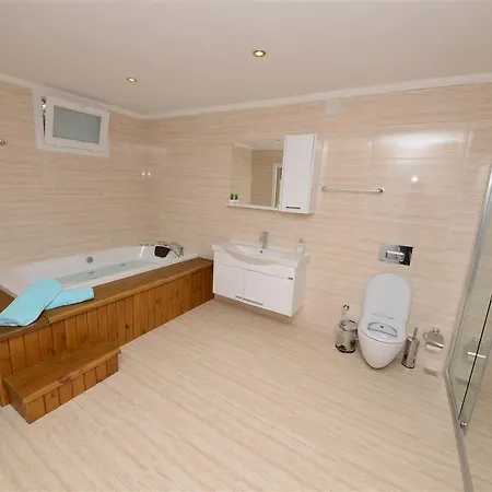 Villa Bal 1 *